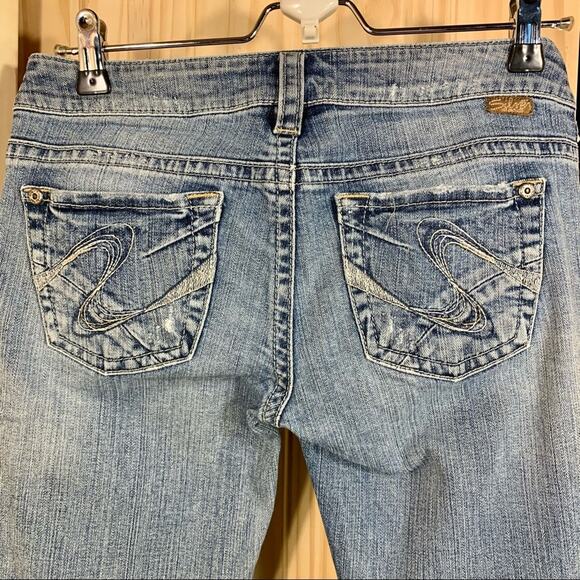 Silver Jeans TUESDAY Capris Womens Sz 28 Light Denim Cropped Embroidered Summer - Picture 4 of 10